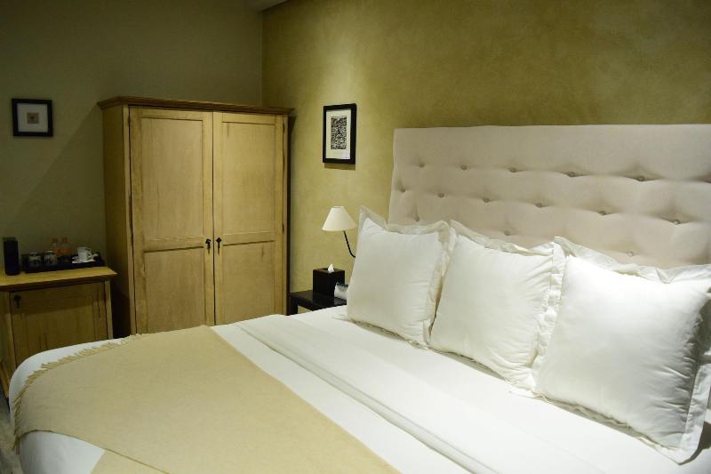 هتل Bouquet Adults Only