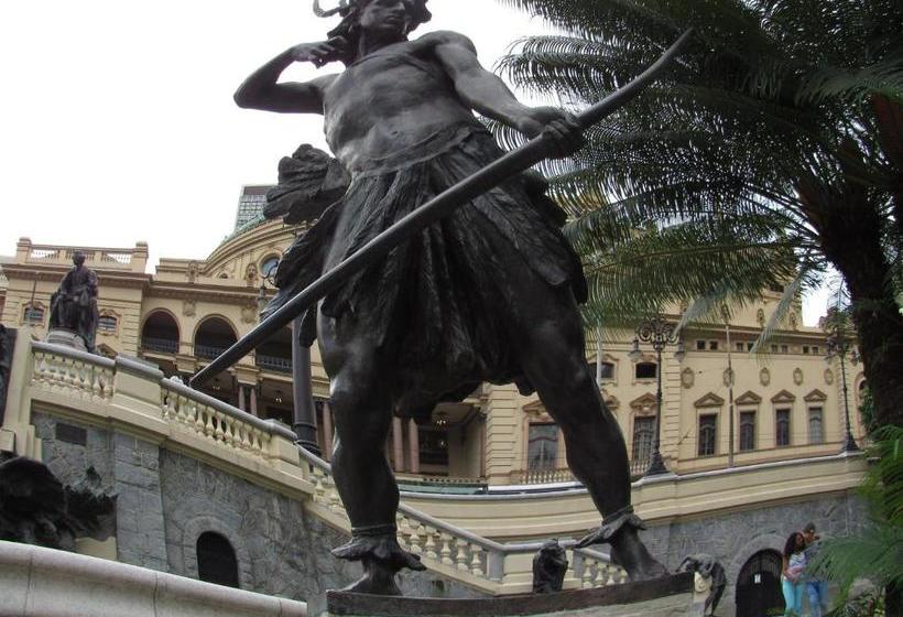 هتل Ideal Flíper Com Estacionamento Grátis Para Carro Pequeno Altura Padrão Internet Fibra