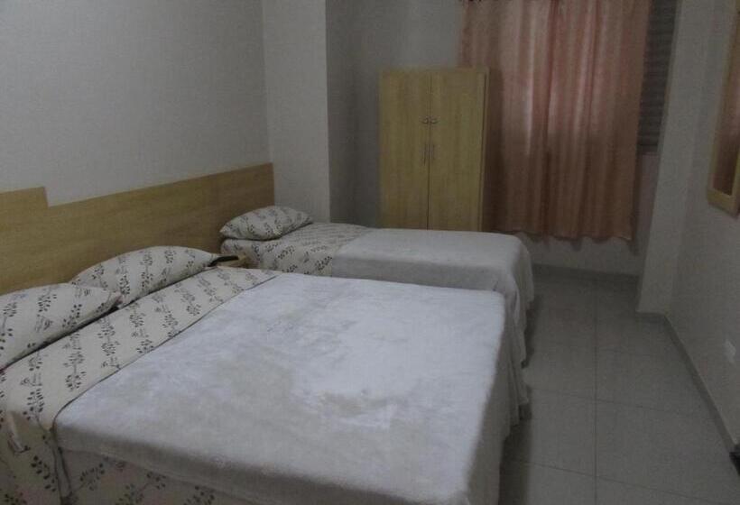 هتل Ideal Flíper Com Estacionamento Grátis Para Carro Pequeno Altura Padrão Internet Fibra