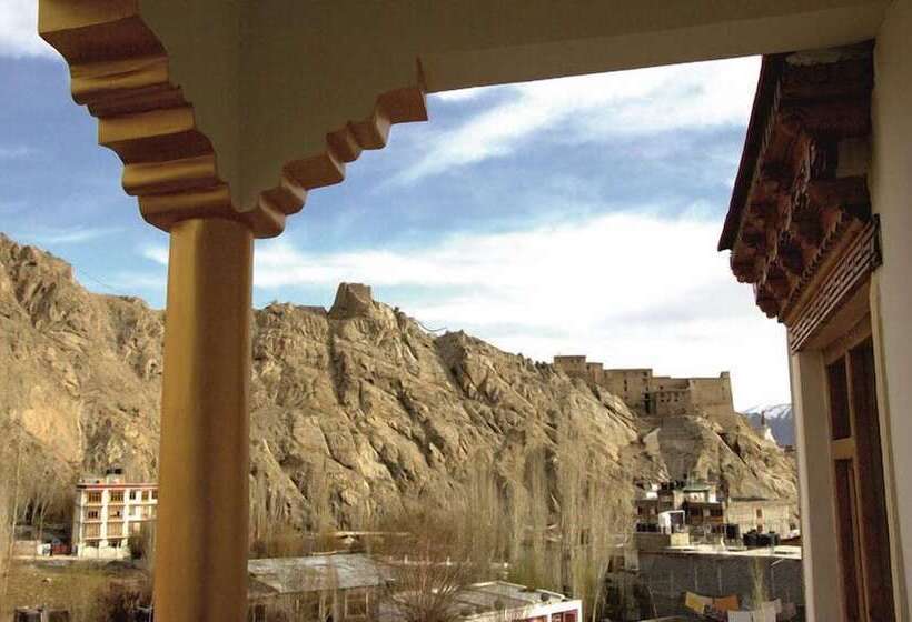 Pensjonat The Grand Chubi