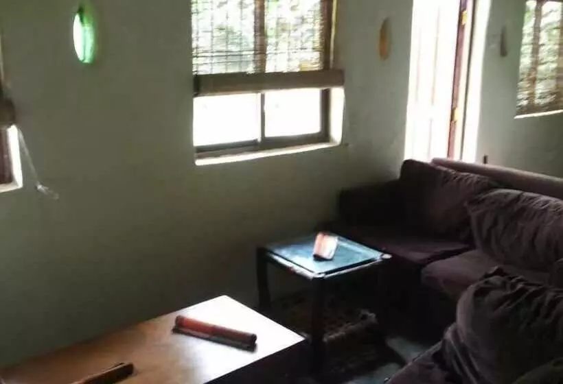 هاستل Mt. Kenya Riverside Retreat