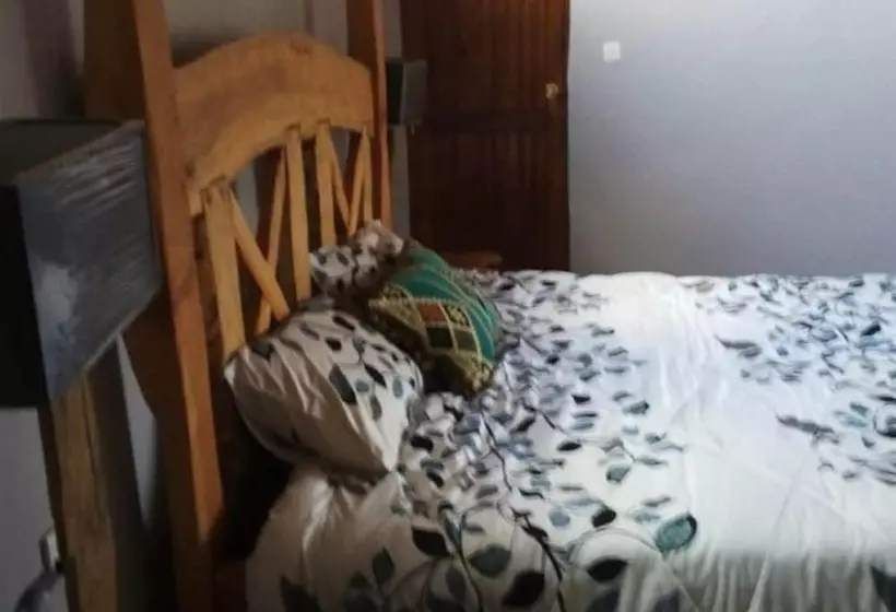 هاستل Mt. Kenya Riverside Retreat