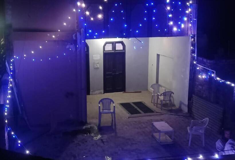 Blue Eye Backpackers Hostel