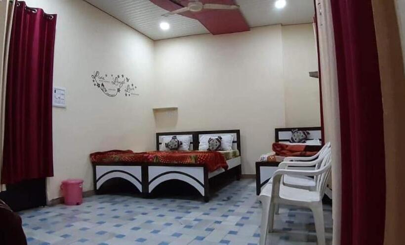 Blue Eye Backpackers Hostel