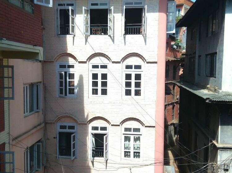 پانسیون Big Bell Guest House