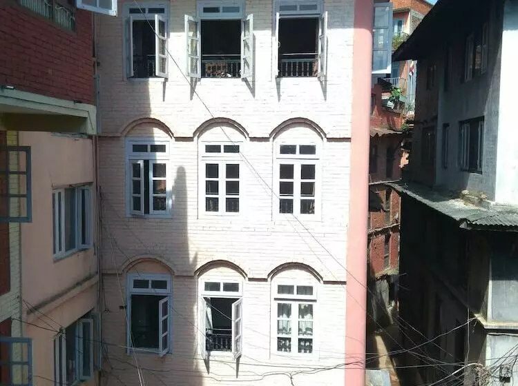 پانسیون Big Bell Guest House