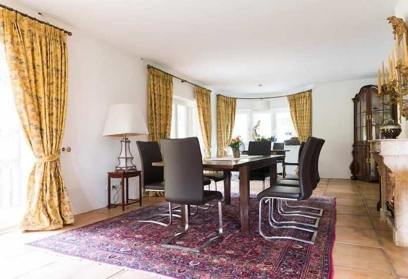 بنسيون Villa Sawallisch