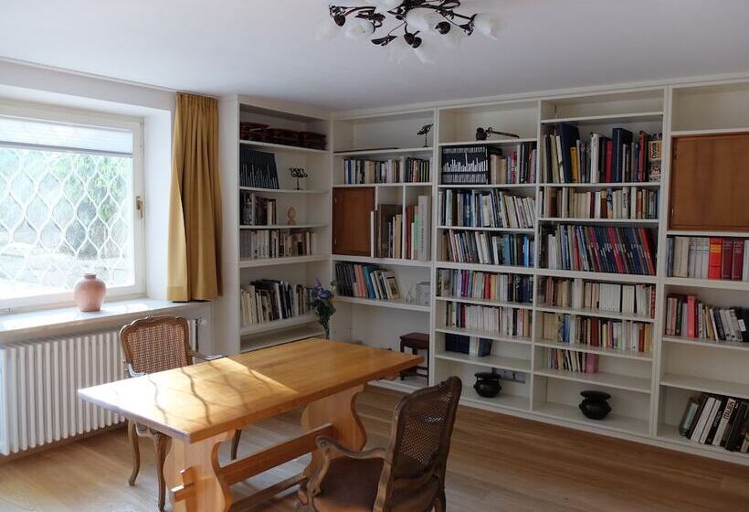 פנסיון Villa Sawallisch