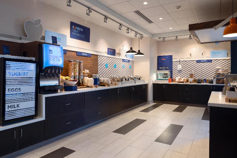 בית מלון כפרי Holiday Inn Express & Suites Tulsa Downtown Arts District, An Ihg