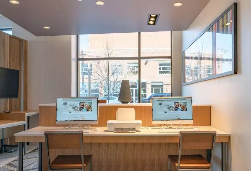 Hotelli Holiday Inn Express & Suites   Tulsa Downtown   Arts District, An Ihg