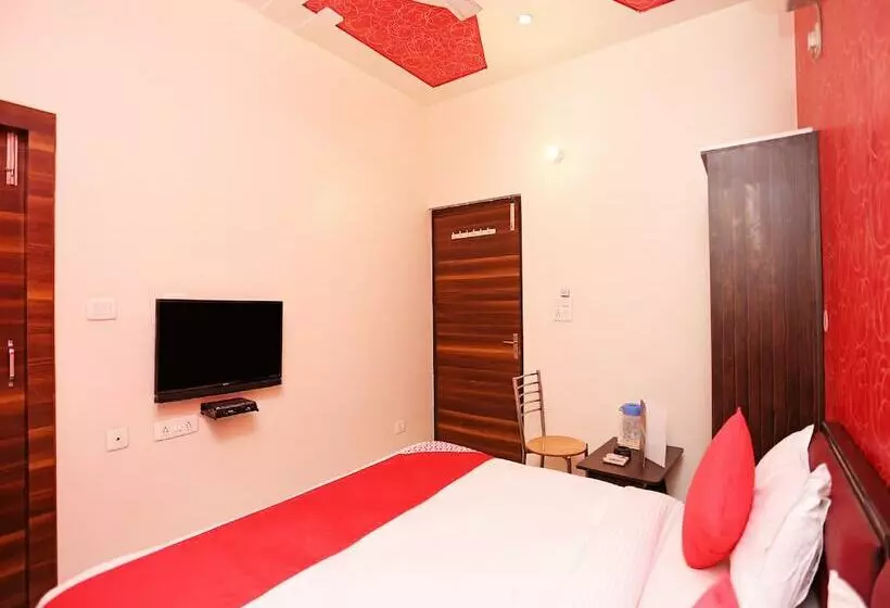 Oyo 17066 Hotel Pushpa Palace