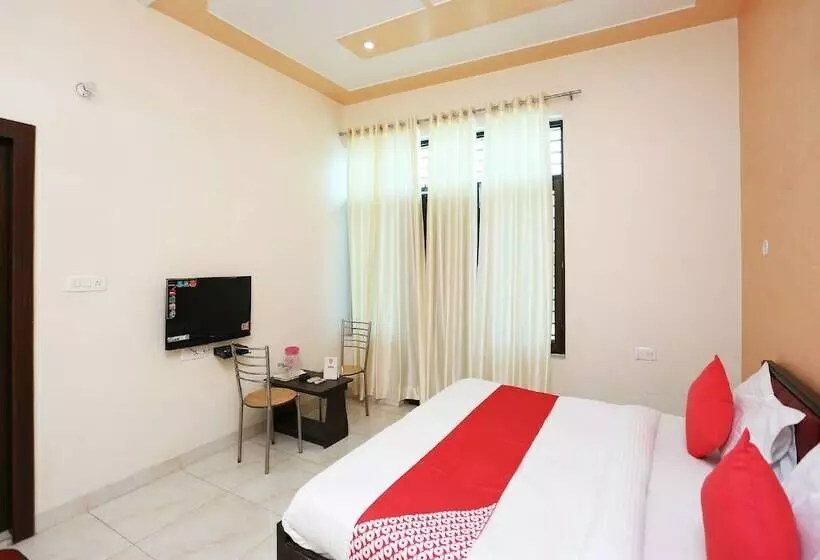 Oyo 17066 Hotel Pushpa Palace