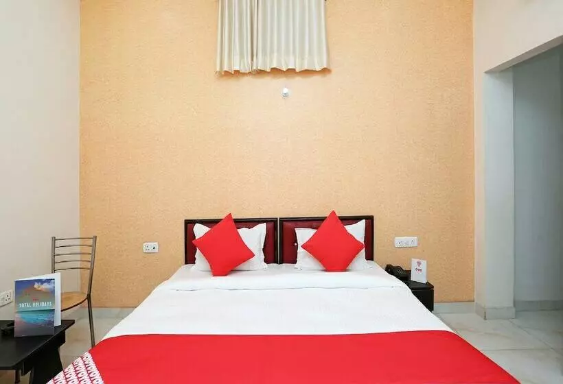 Oyo 17066 Hotel Pushpa Palace