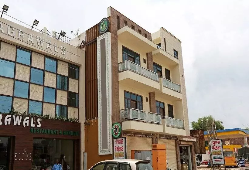 Oyo 17066 Hotel Pushpa Palace