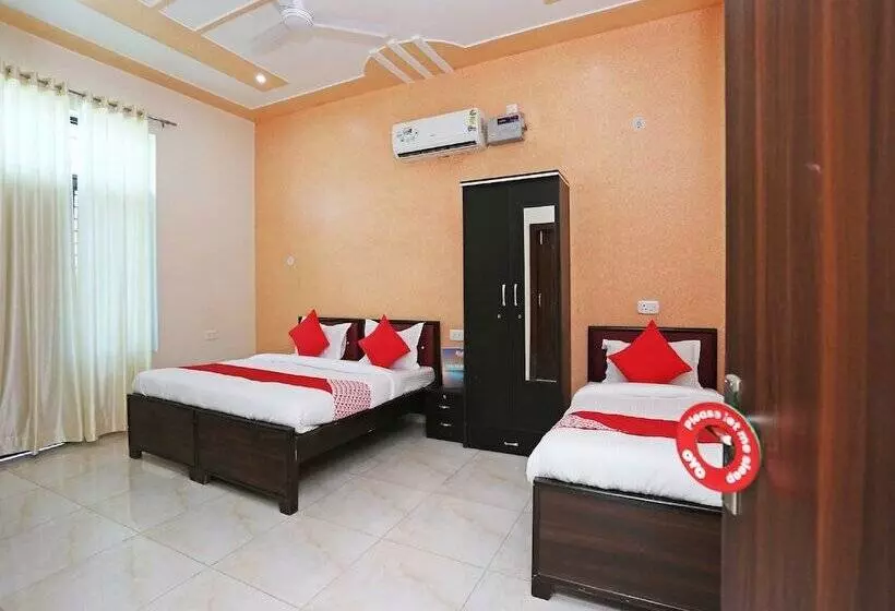Oyo 17066 Hotel Pushpa Palace