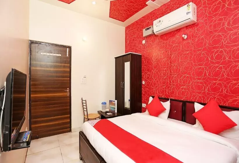 Oyo 17066 Hotel Pushpa Palace