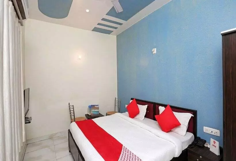 Oyo 17066 Hotel Pushpa Palace