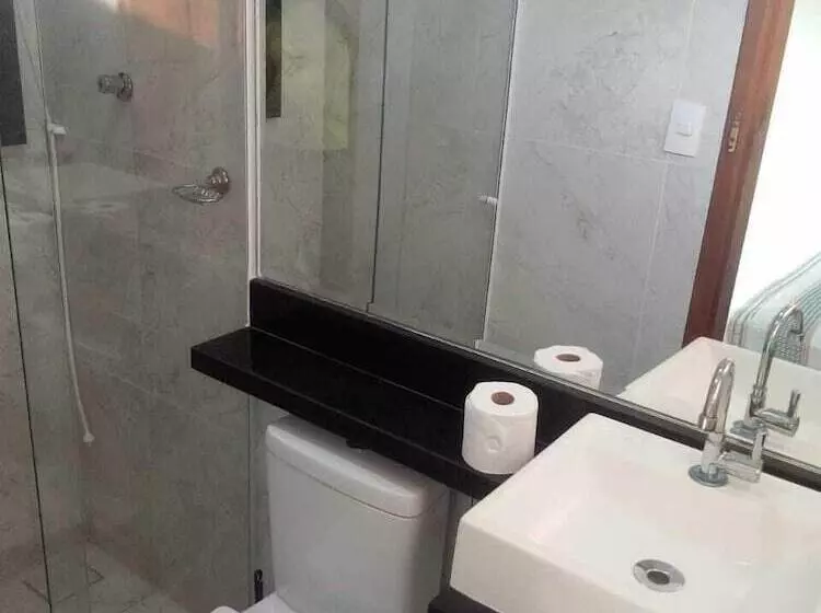 ユースホステル Pousada Reis Guarujá