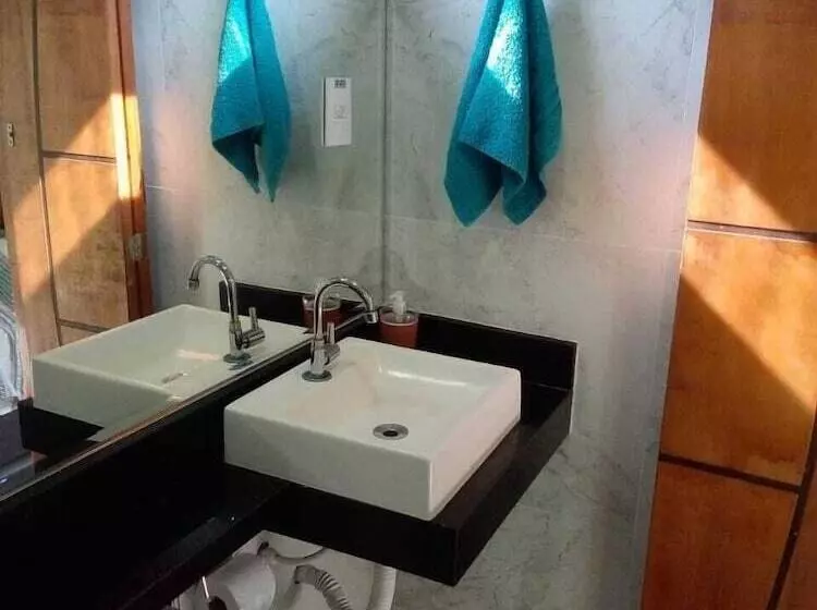 ユースホステル Pousada Reis Guarujá