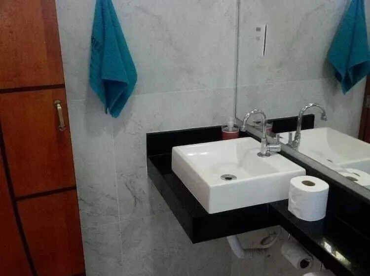 ユースホステル Pousada Reis Guarujá