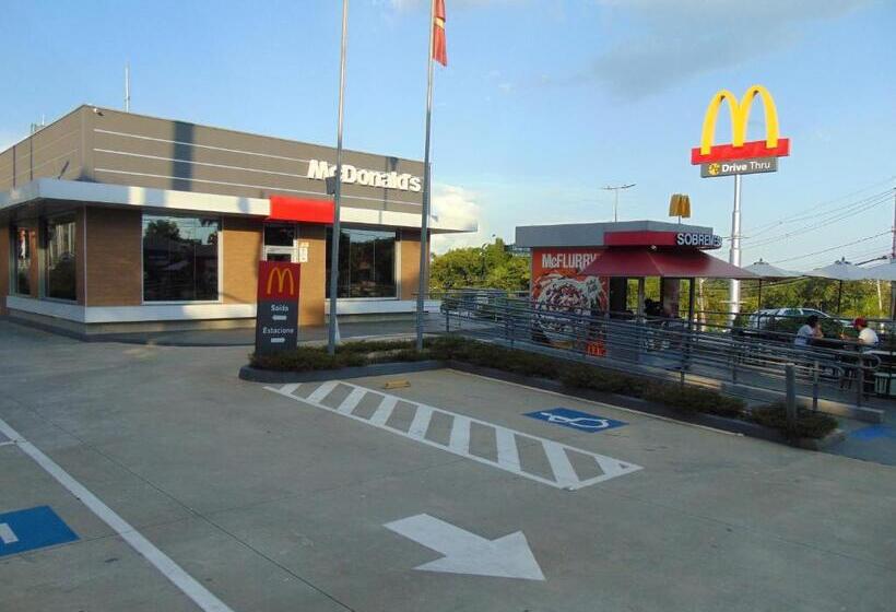 Deck Hostel Taquaral