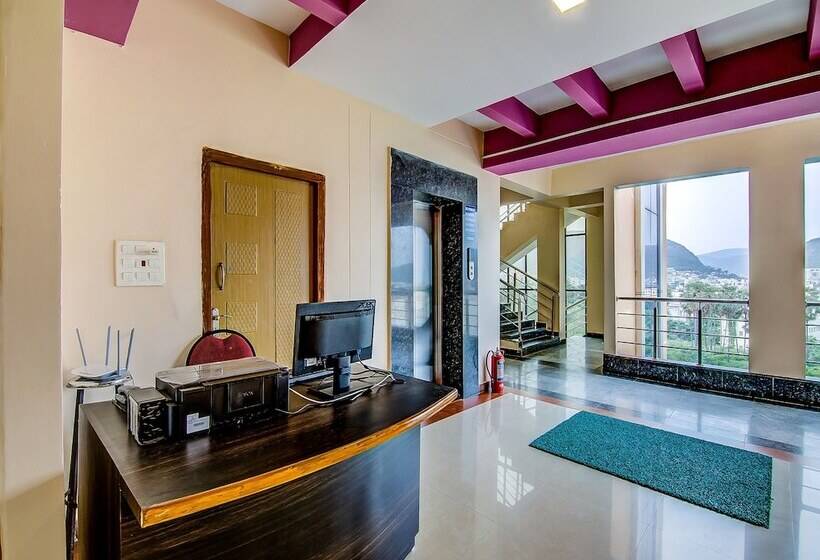 Hotel Oyo 15019 Savera Function Hall