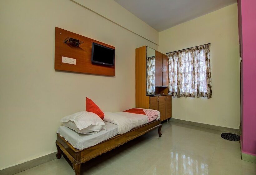 Hotel Oyo 15019 Savera Function Hall