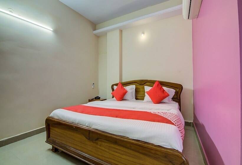 Hotel Oyo 15019 Savera Function Hall