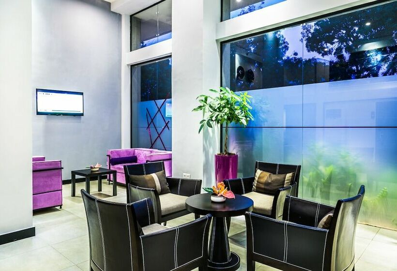 هتل Home Residence