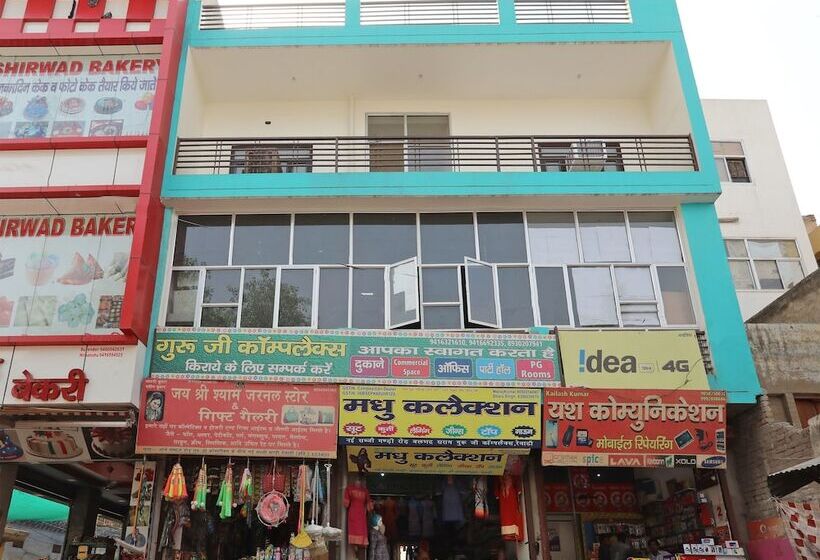 Hotel Oyo 14634 Star Guest House