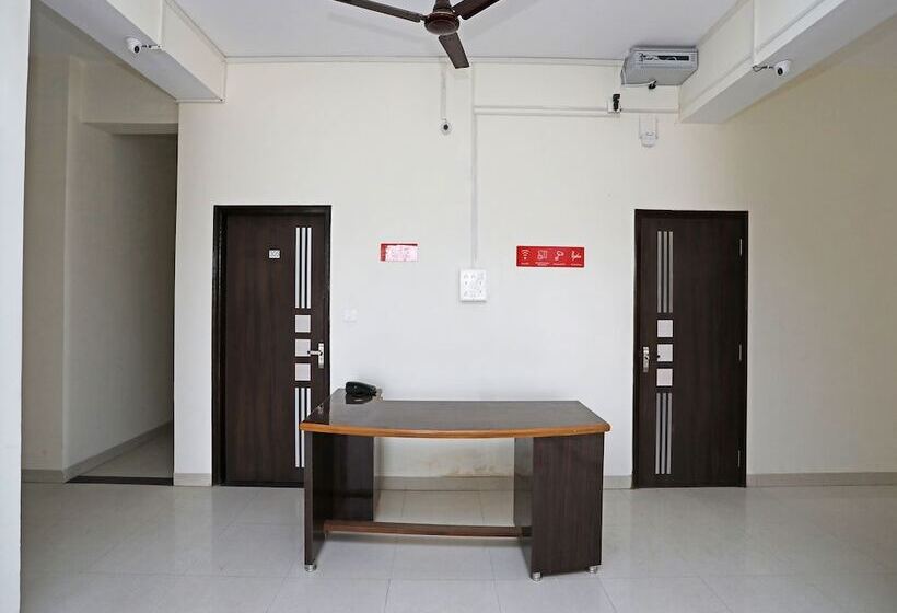 Hotel Oyo 14634 Star Guest House