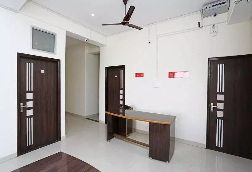 ホテル Oyo 14634 Star Guest House