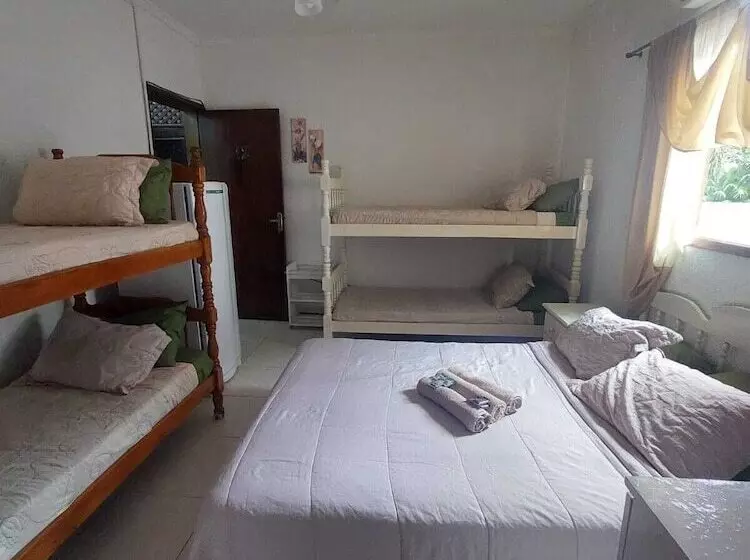 Albergue Pousada Nascimentos