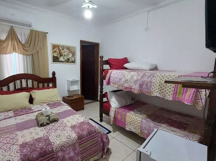 Albergue Pousada Nascimentos