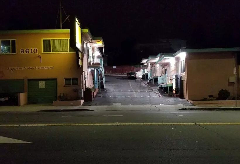 هاستل Travis Lodge Motel 16