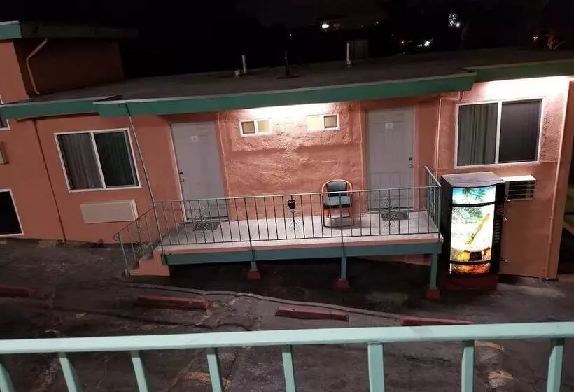 هاستل Travis Lodge Motel 16