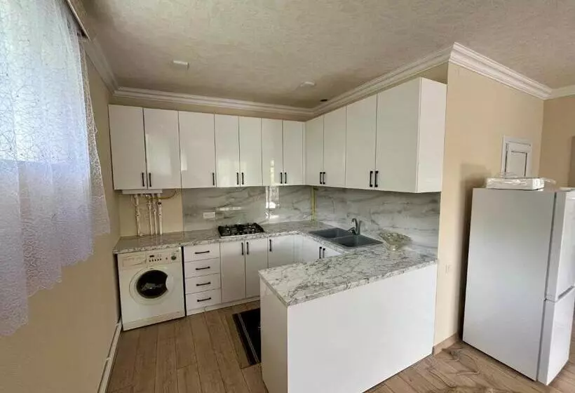 تختخواب و صبحانه Inexpensive House