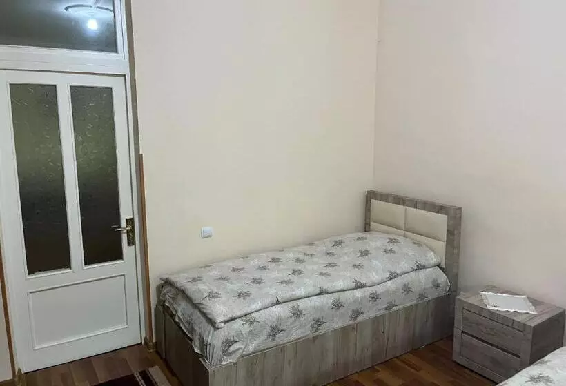 تختخواب و صبحانه Inexpensive House