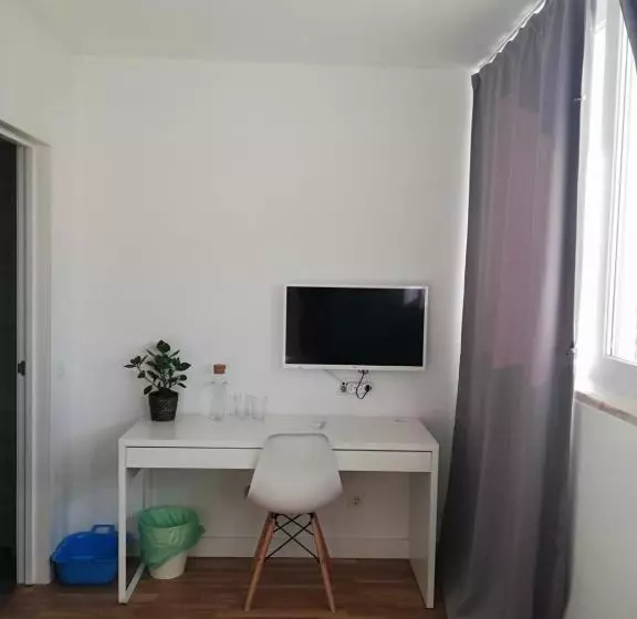 پانسیون Republica83campo Pequeno Home