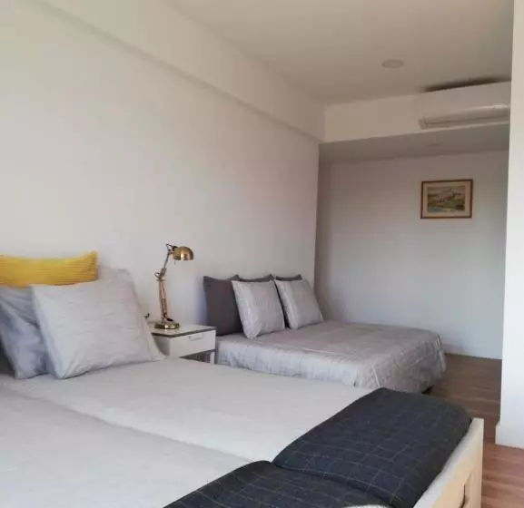 پانسیون Republica83campo Pequeno Home