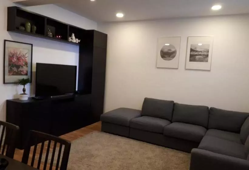پانسیون Republica83campo Pequeno Home