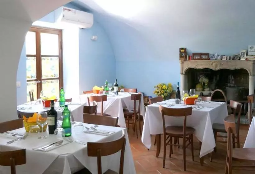 ホテル Agriturismo La Forcina