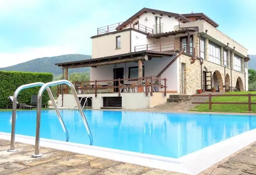 ホテル Agriturismo La Forcina