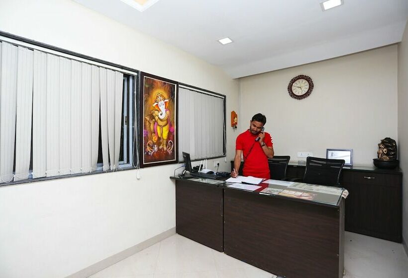 Hotel Oyo 14354 Amar Marriage Palace