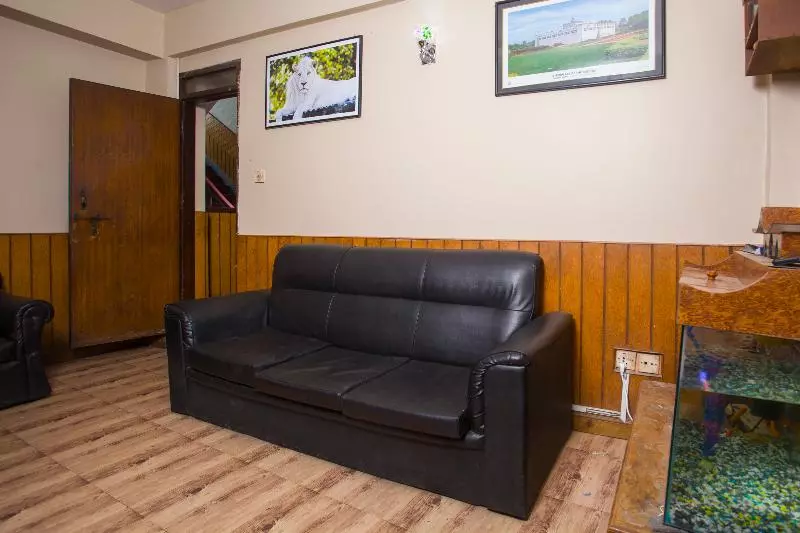 هتل Oyo 149 Kalpa Brikshya