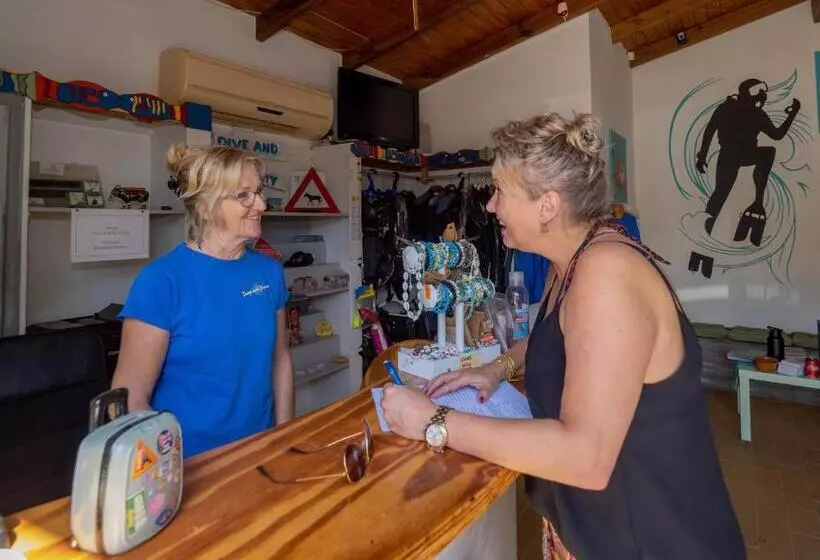 هتل Tropical Divers Resort