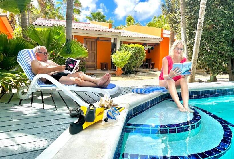 هتل Tropical Divers Resort