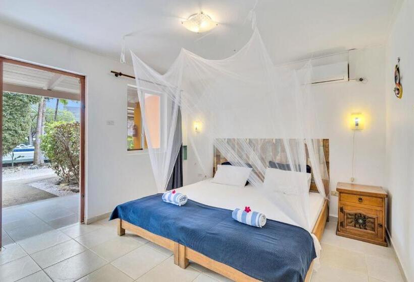 هتل Tropical Divers Resort