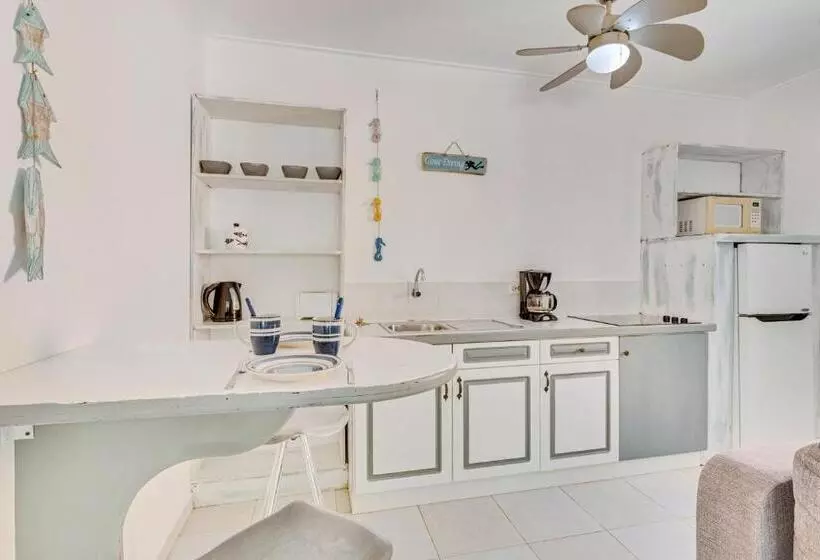 هتل Tropical Divers Resort