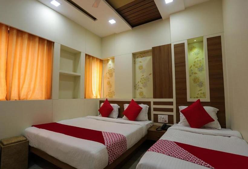 Oyo 16163 Hotel Shri Hari